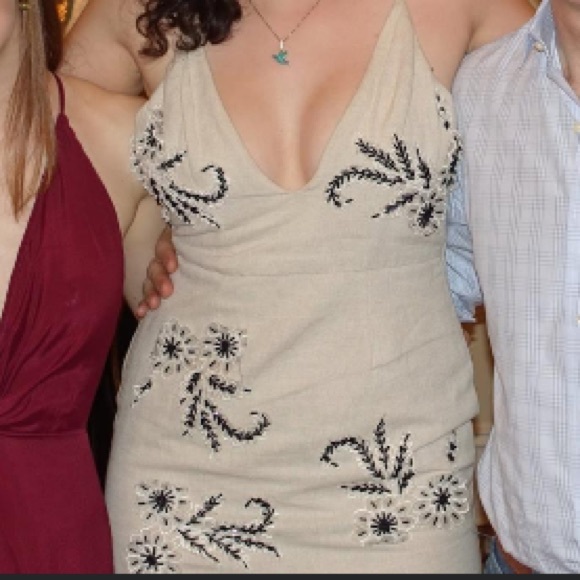 NBD Glow Dress ✨RARE✨ linen mini w floral appliqué - Picture 4 of 6